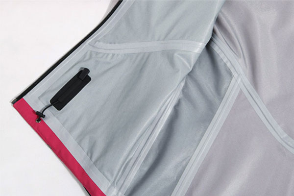 沖鋒衣廠家：脫膠了的沖鋒衣怎么辦？如何處理？